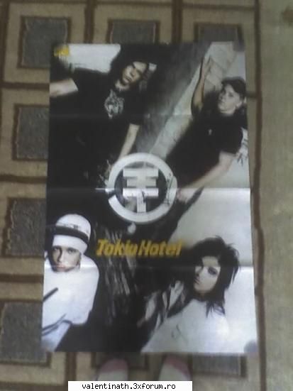 postere....... - yo pun ce imi pl cel mai mult adika asta - tokio hotel